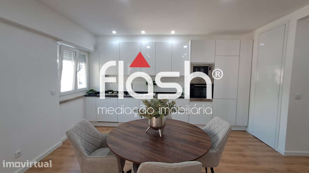 T3 Remodelado e MOBILADO em Benfica - Grande imagem: 2/31