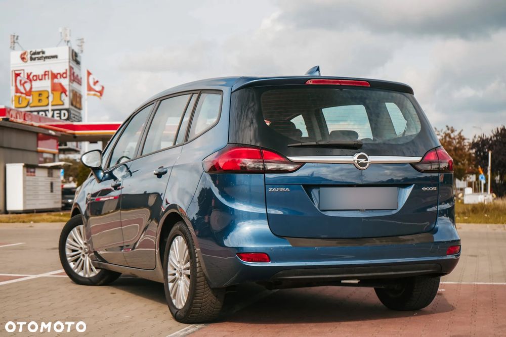 Opel Zafira - 10