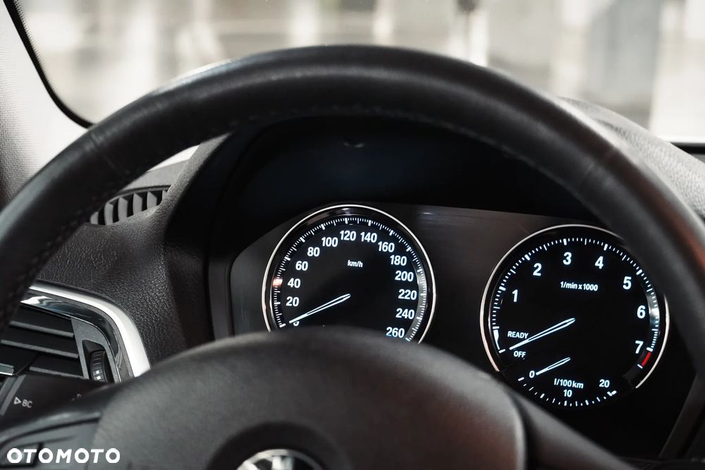 BMW Seria 1 118i - 10