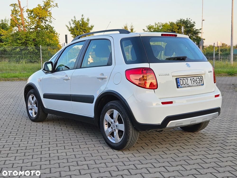 Suzuki SX4 1.6 Comfort Plus - 3