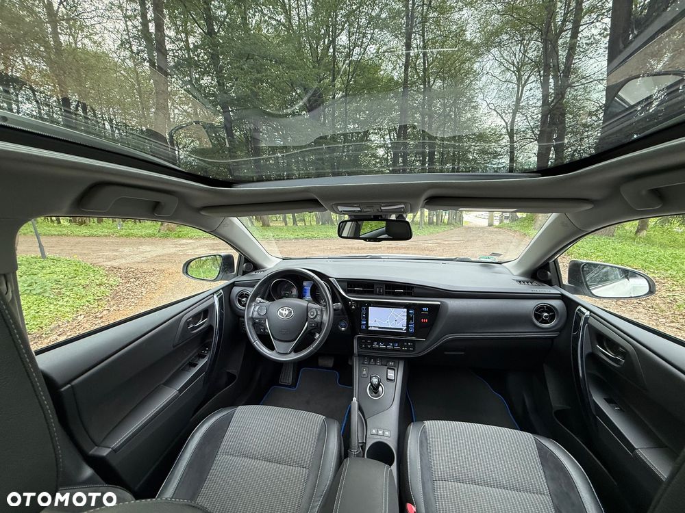 Toyota Auris 1.8 Executive - 9