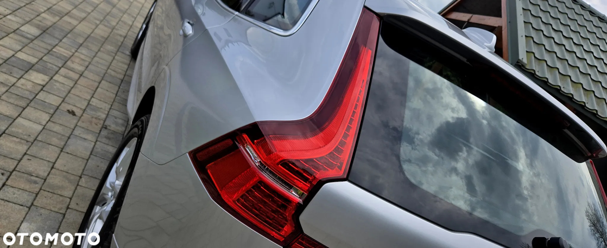 Volvo XC 60 B4 D Plus Dark - 12