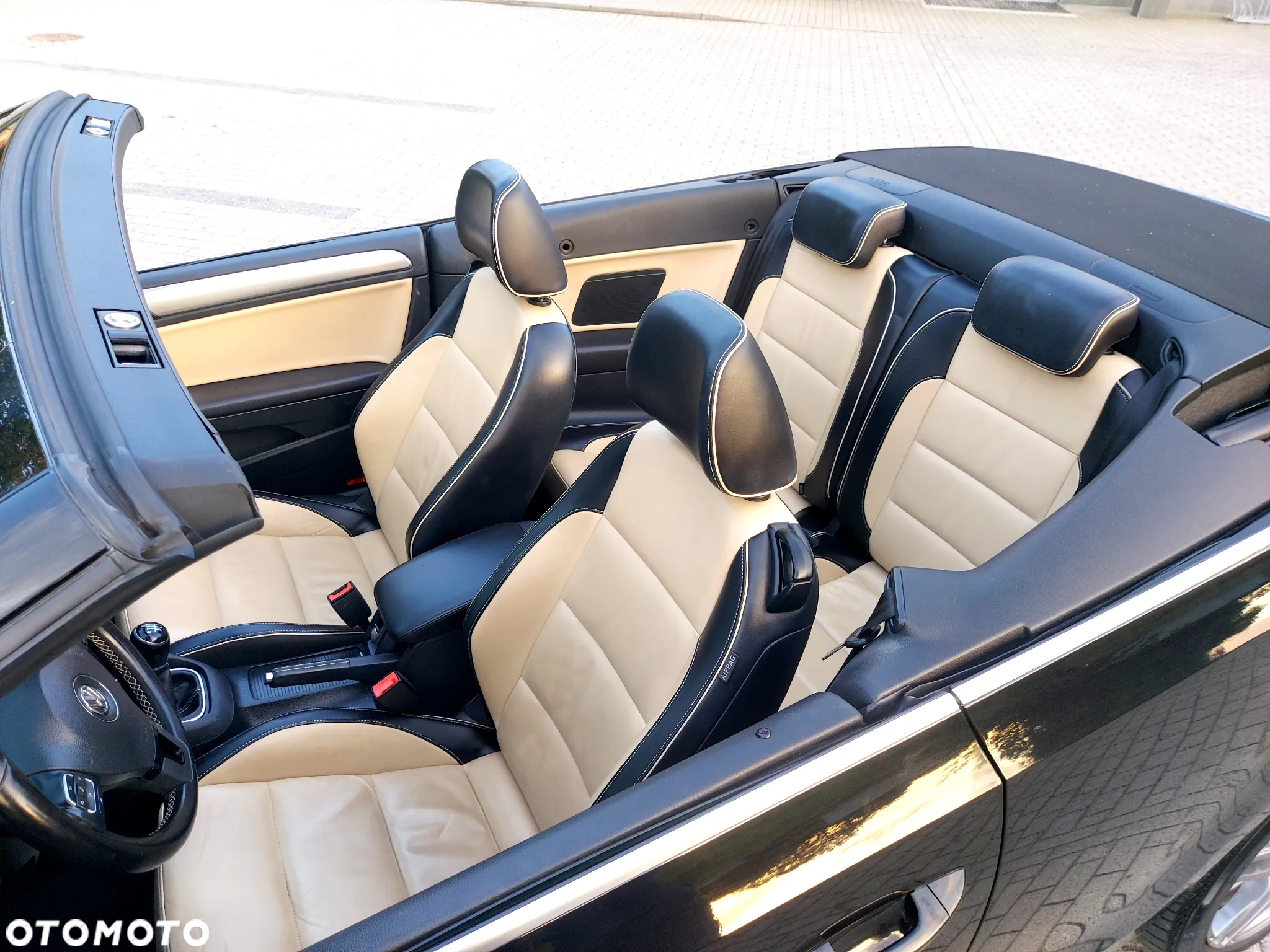 Volkswagen Golf Cabrio 2.0 TDI BlueMotion Technology Exclusive - 29