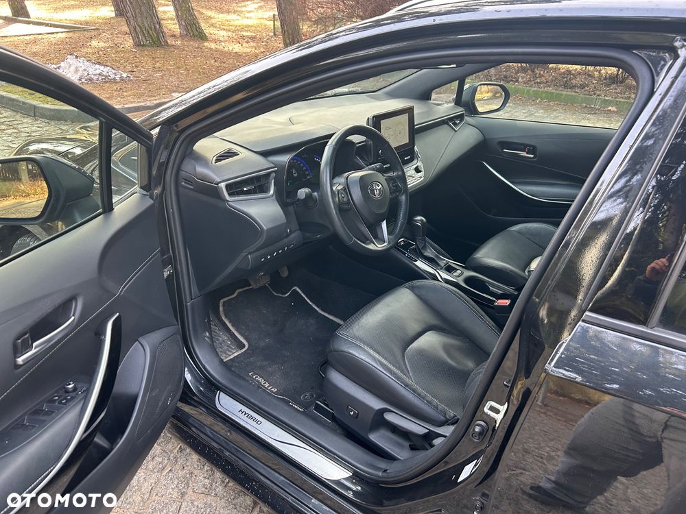 Toyota Corolla 2.0 Hybrid Executive - 17