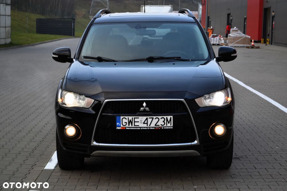 Mitsubishi Outlander 2.4 Intense + CVT - 36