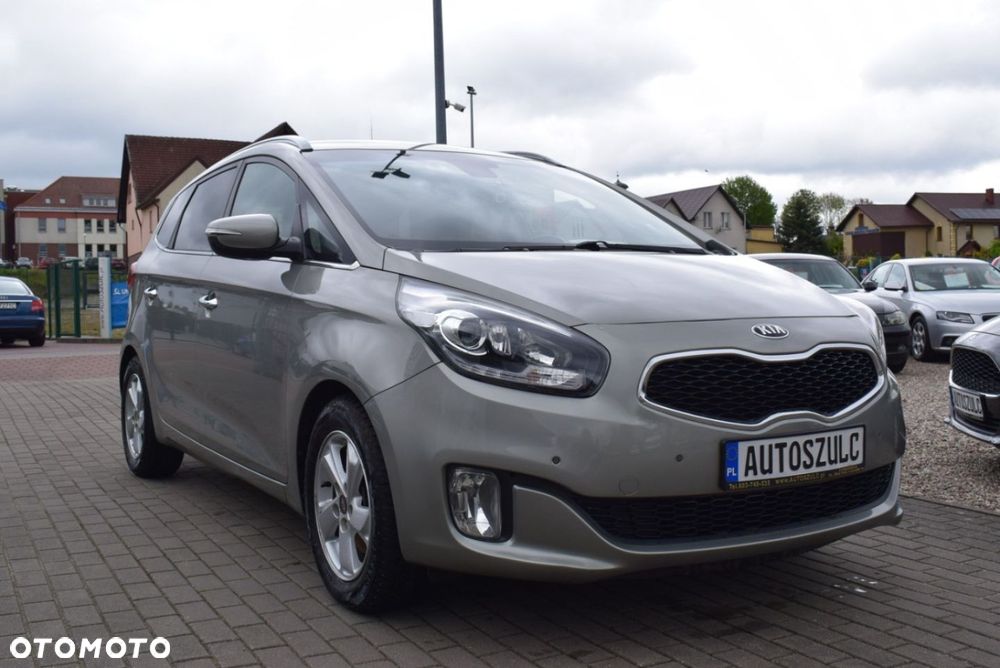 Kia Carens - 4