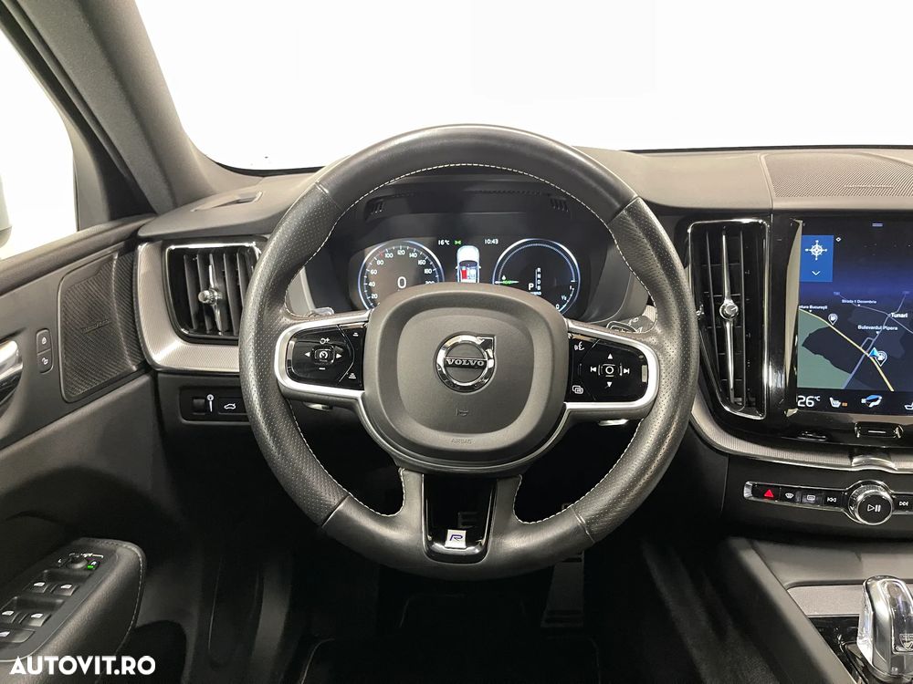 Volvo XC 60 Recharge T8 Twin Engine eAWD R-Design - 6