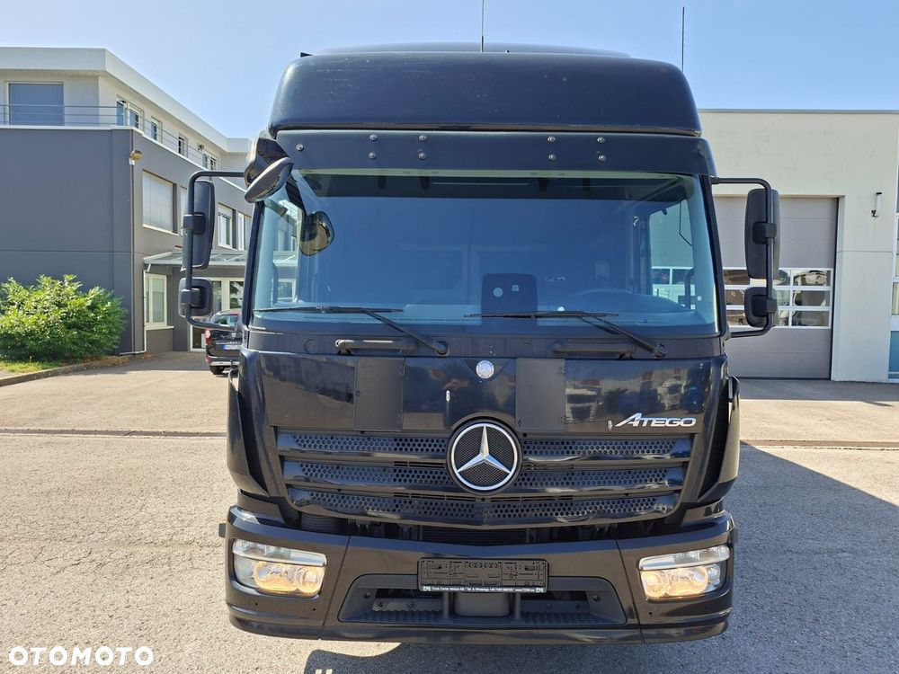 Mercedes-Benz Atego 1527 burto-firana z windą 7.2m SUPER STAN / GLOB / SYPIALNY / z Niemiec - 9