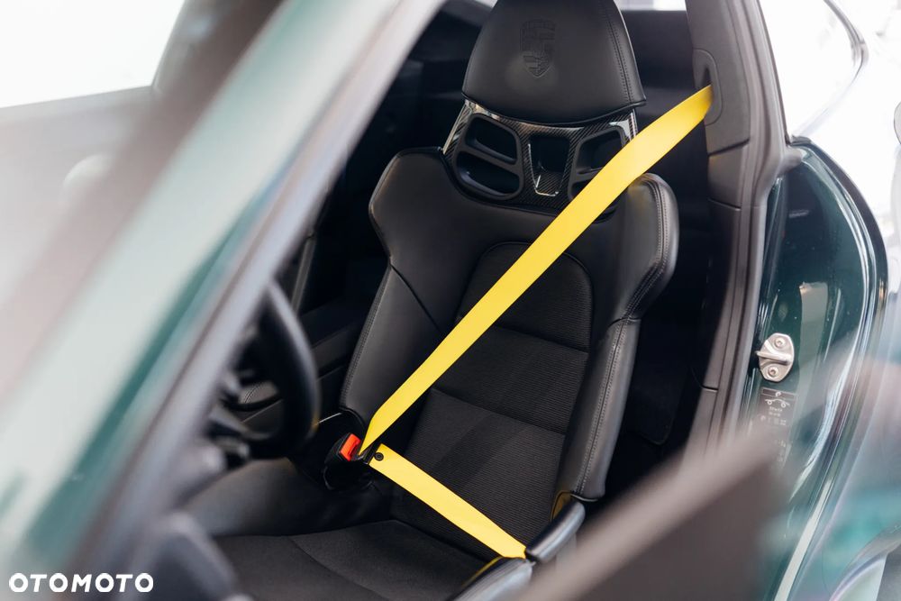 Porsche 911 GT3 Touring PDK - 21