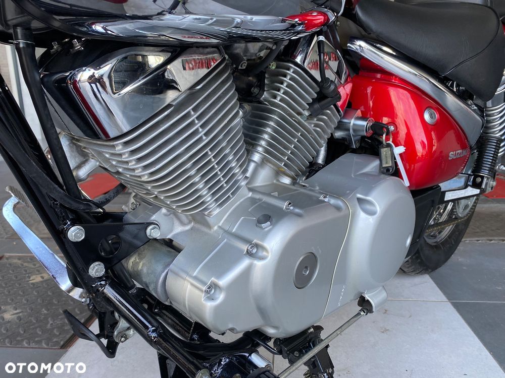 Suzuki Intruder - 25