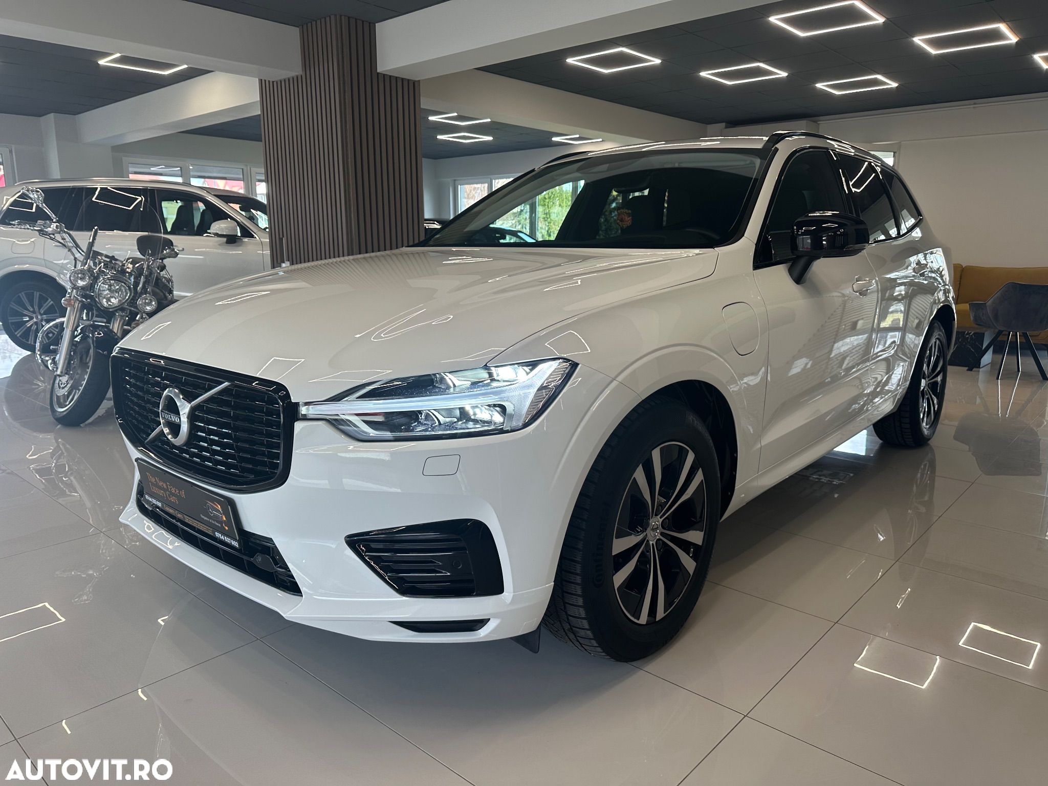 Volvo XC 60 T6 AWD Recharge Geartronic RDesign Expression - 1