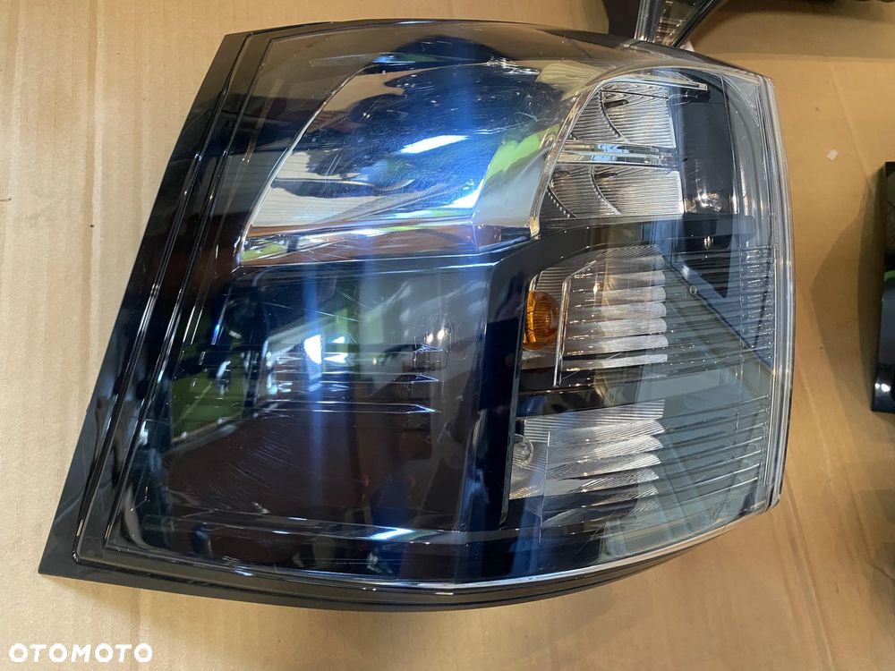 Lampy tył Suzuki SX4 S-CROSS 2022 w błotnik, w klapę prawa strona - 9