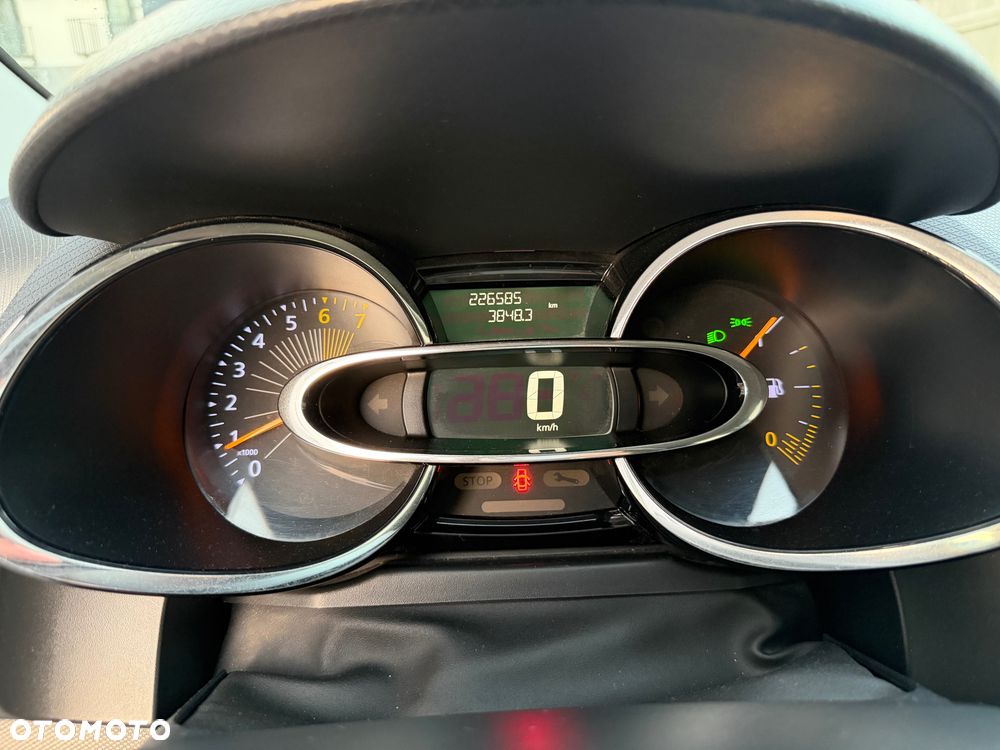 Renault Clio - 8