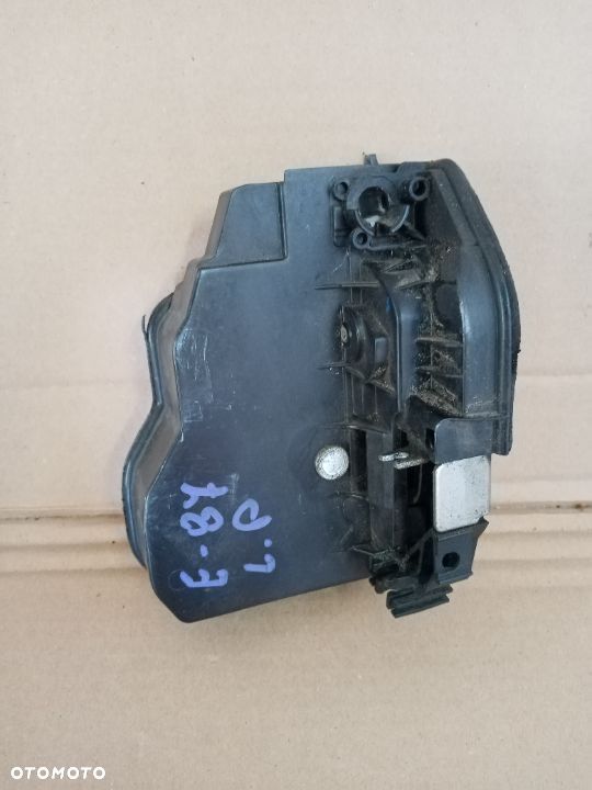 Zamek drzwi lewy przód BMW e87 7167077 5pin Europa - 1