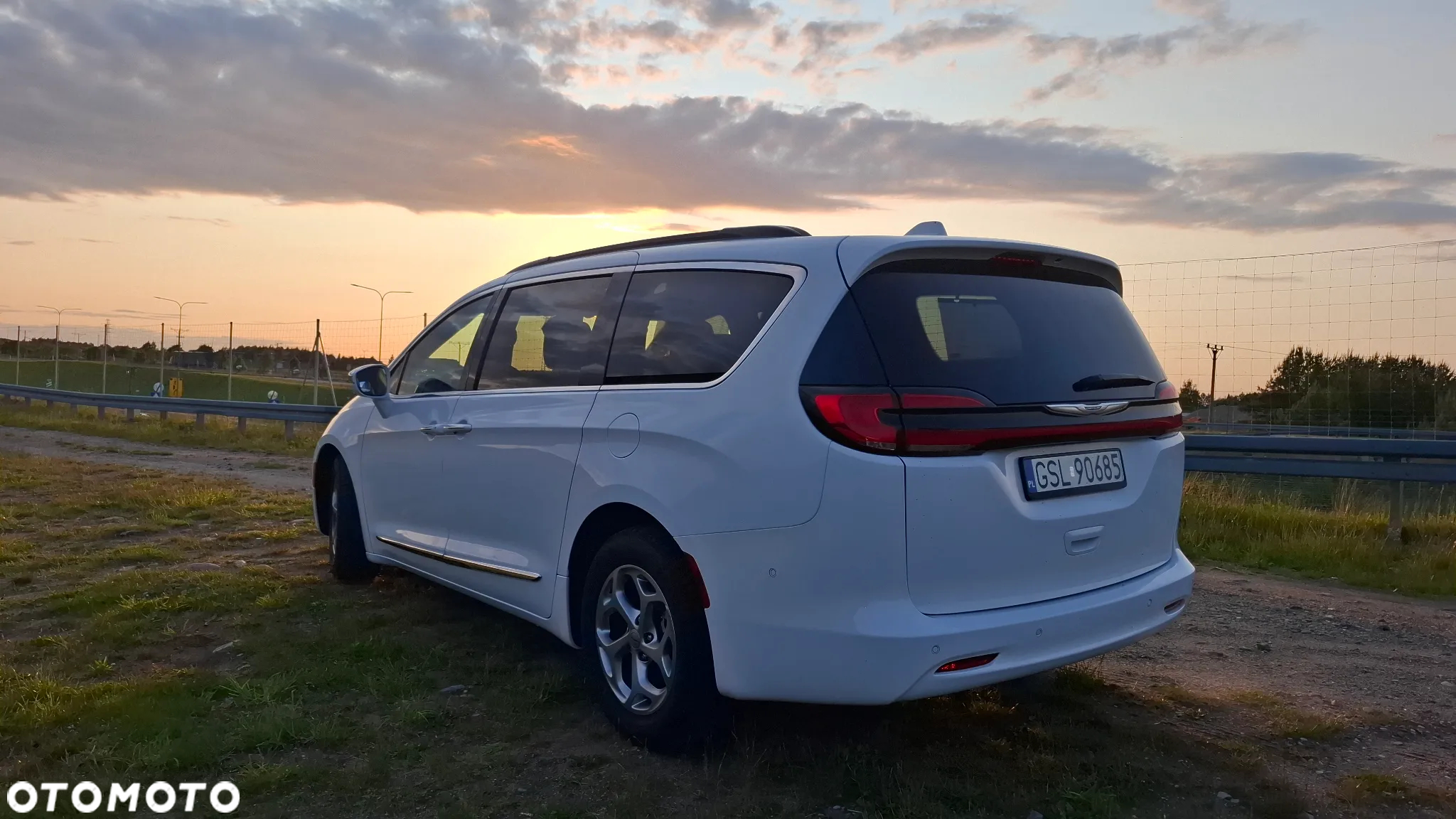 Chrysler Pacifica - 6