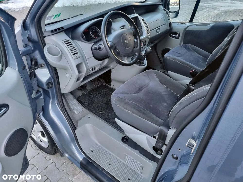 Renault Trafic Grand Passenger Black Edition - 5