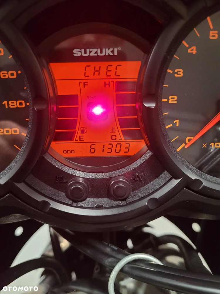 Suzuki V-STROM - 9