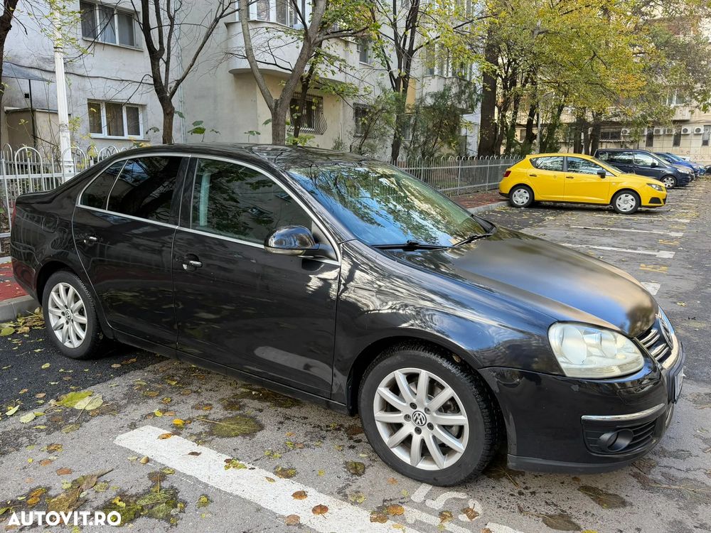 Volkswagen Jetta - 1