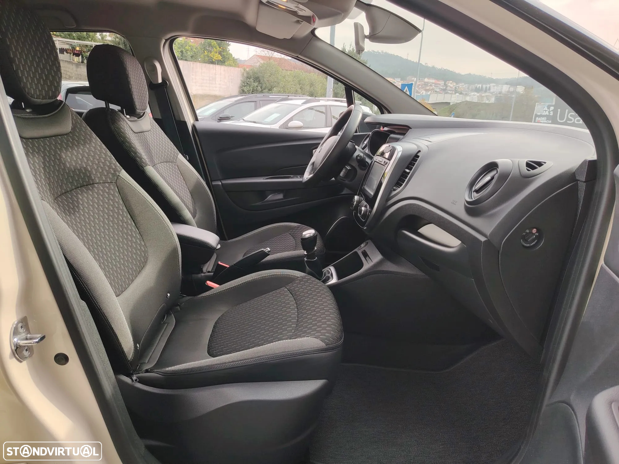 Renault Captur 1.2 TCe Exclusive - 20