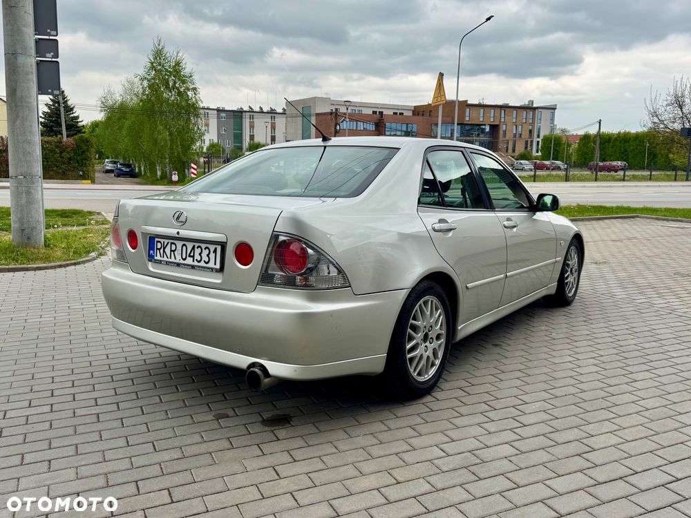Lexus IS 200 - 4