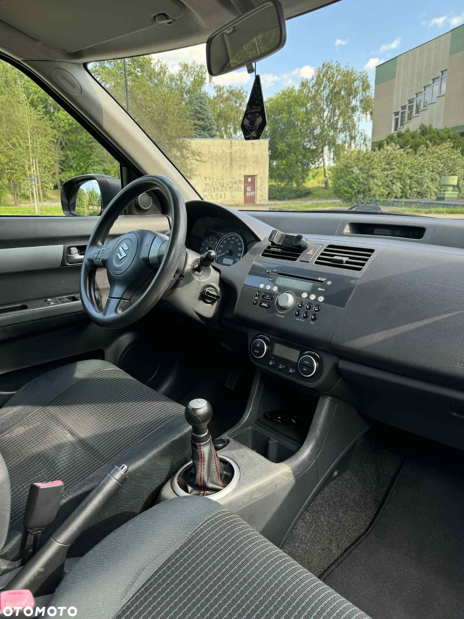 Suzuki Swift 1.3 GC - 4
