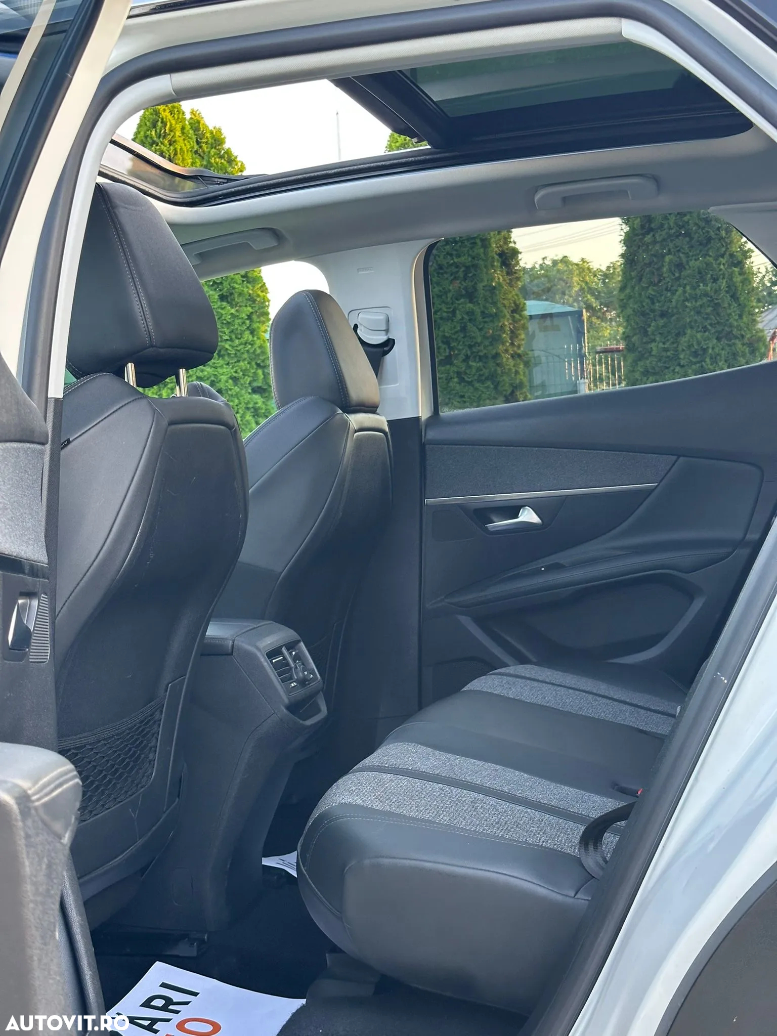 Peugeot 3008 BlueHDi 130 Stop & Start EAT8 Allure Business-Paket - 8