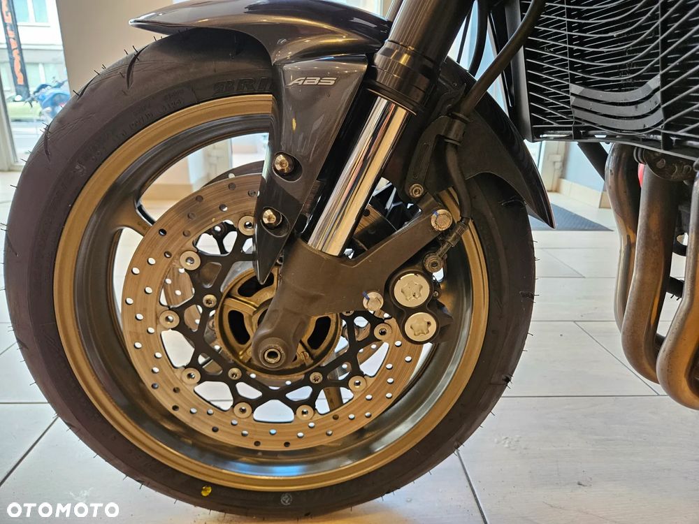 Yamaha FZ - 14