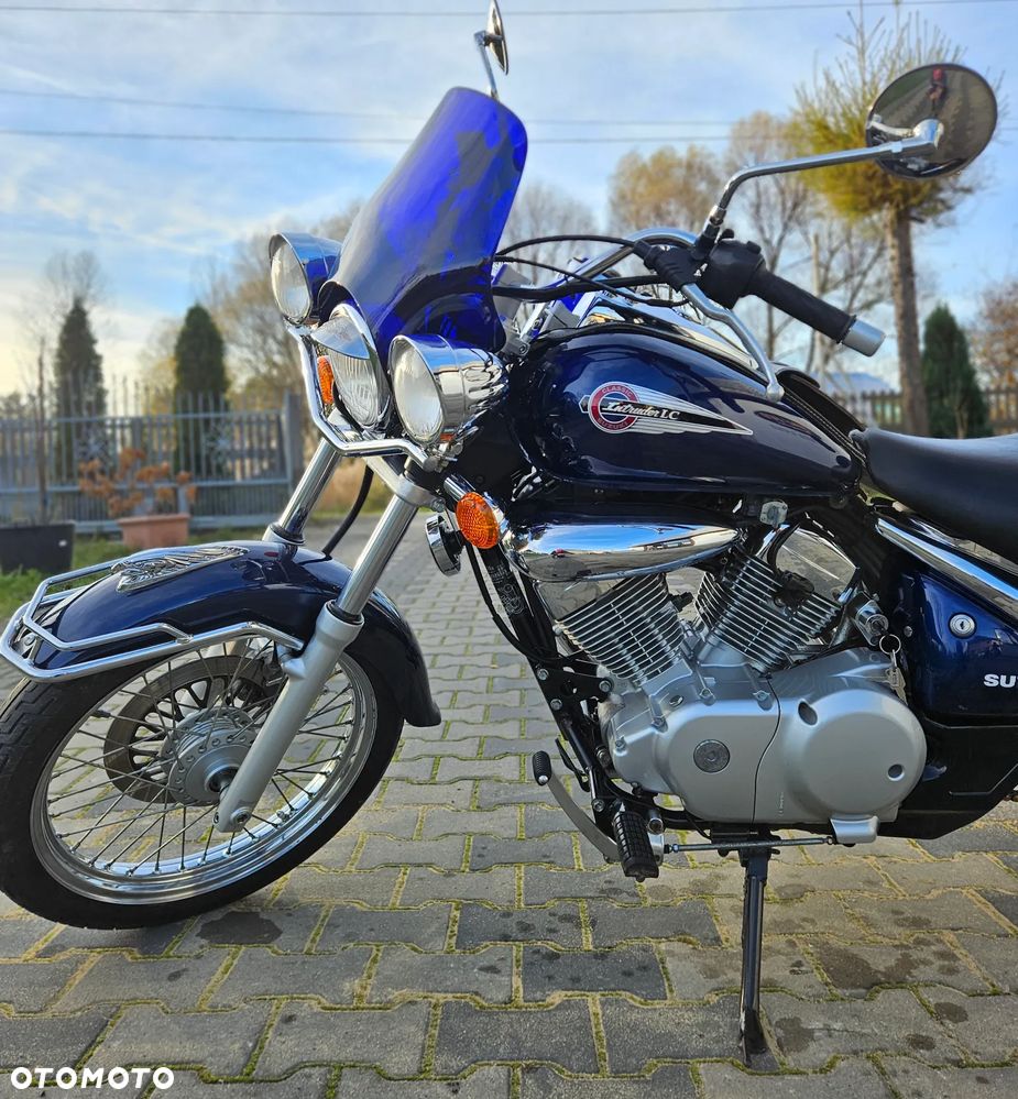 Suzuki Intruder - 18