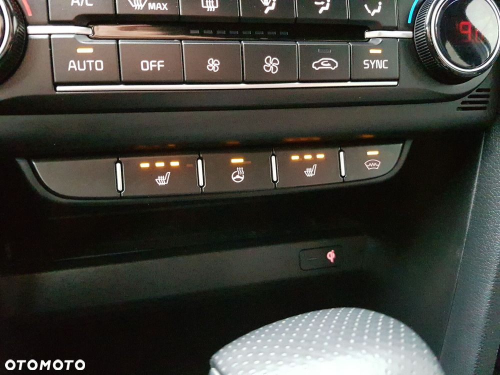 Kia ProCeed 1.5 T-GDI GT Line DCT - 25