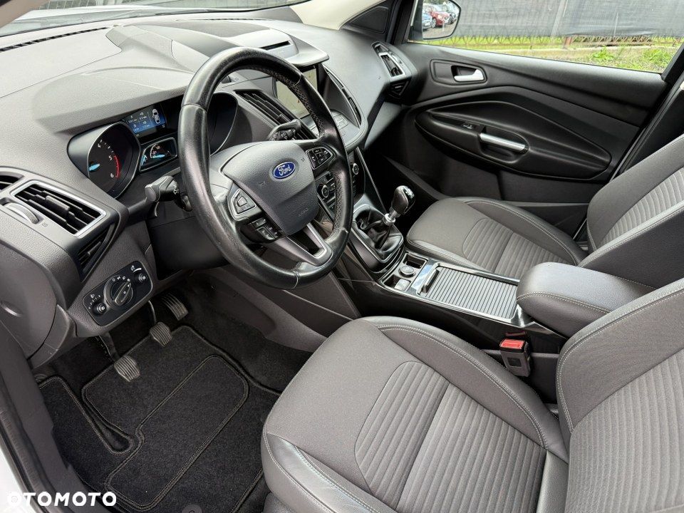 Ford Kuga 2.0 TDCi 2x4 Titanium - 17