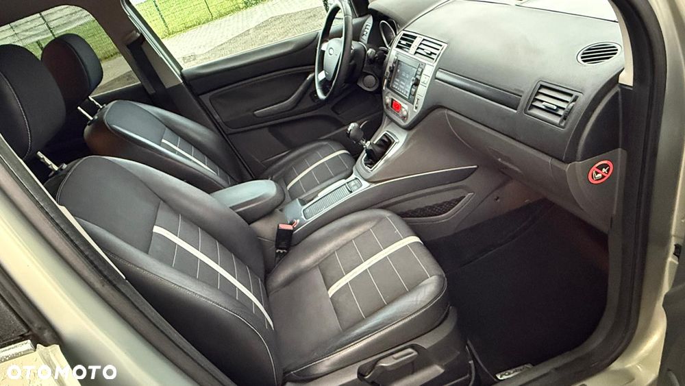 Ford Kuga 2.0 TDCi 4x4 Titanium - 10