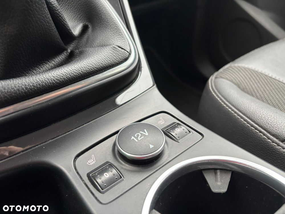 Ford Kuga 2.0 TDCi 2x4 Titanium - 19