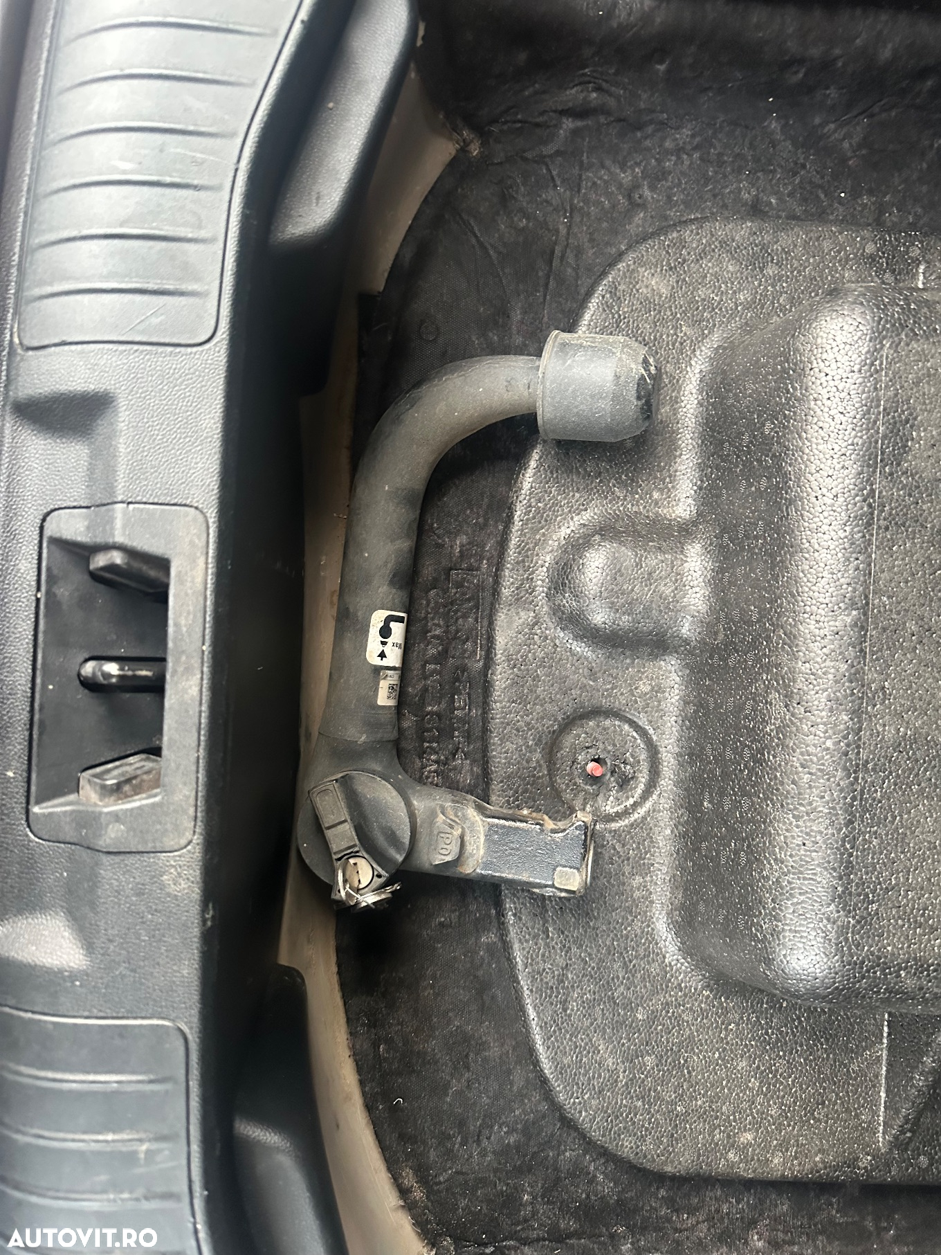 Ford Kuga 2.5 Duratec FHEV TITANIUM X - 24