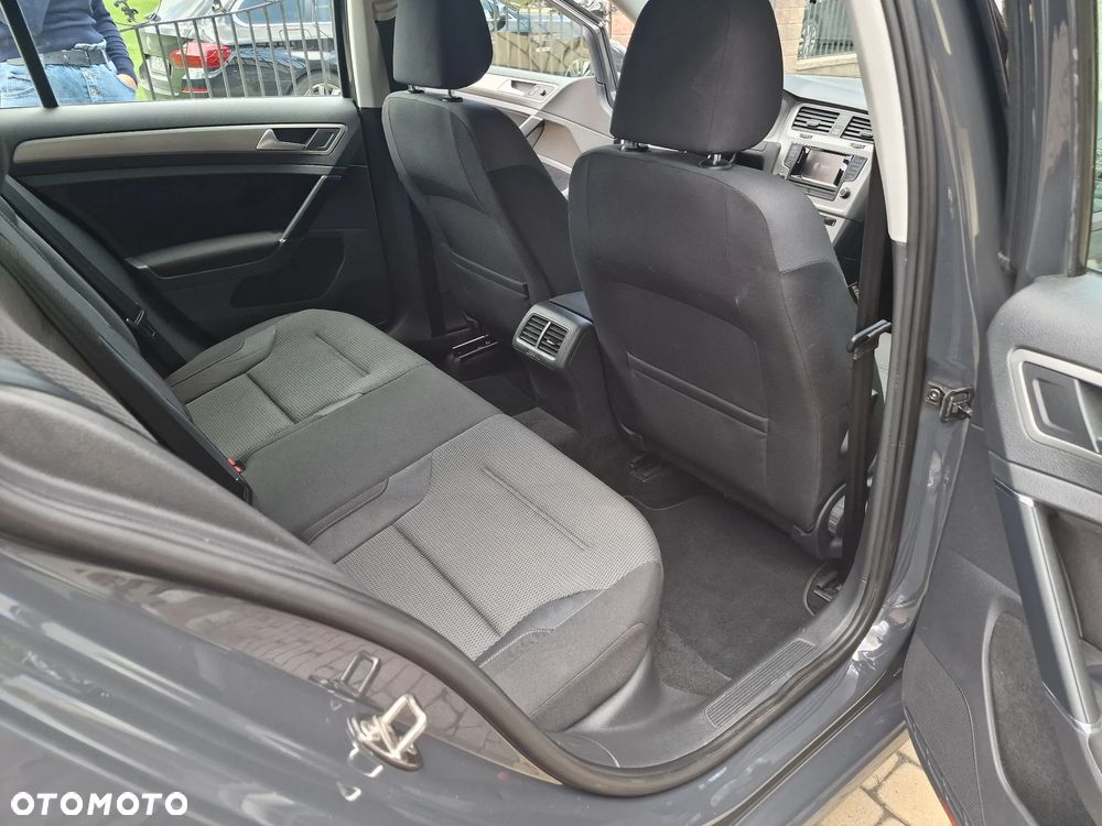 Volkswagen Golf - 15