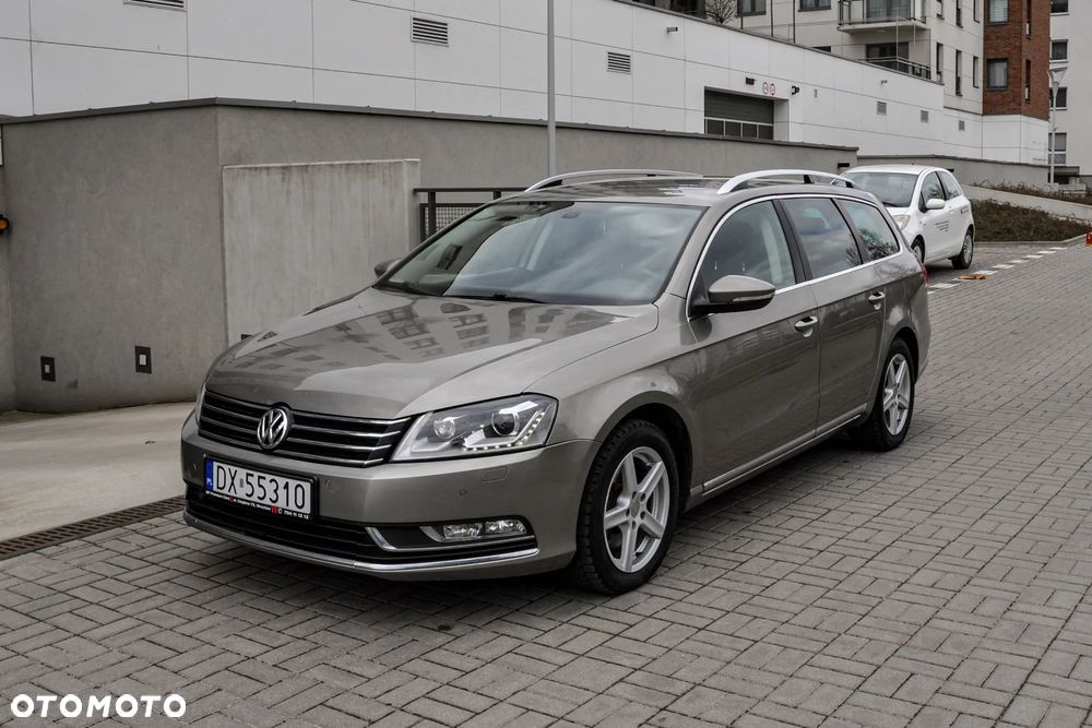Volkswagen Passat - 1