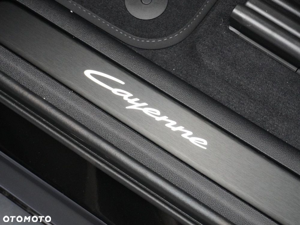 Porsche Cayenne Black Edition - 22