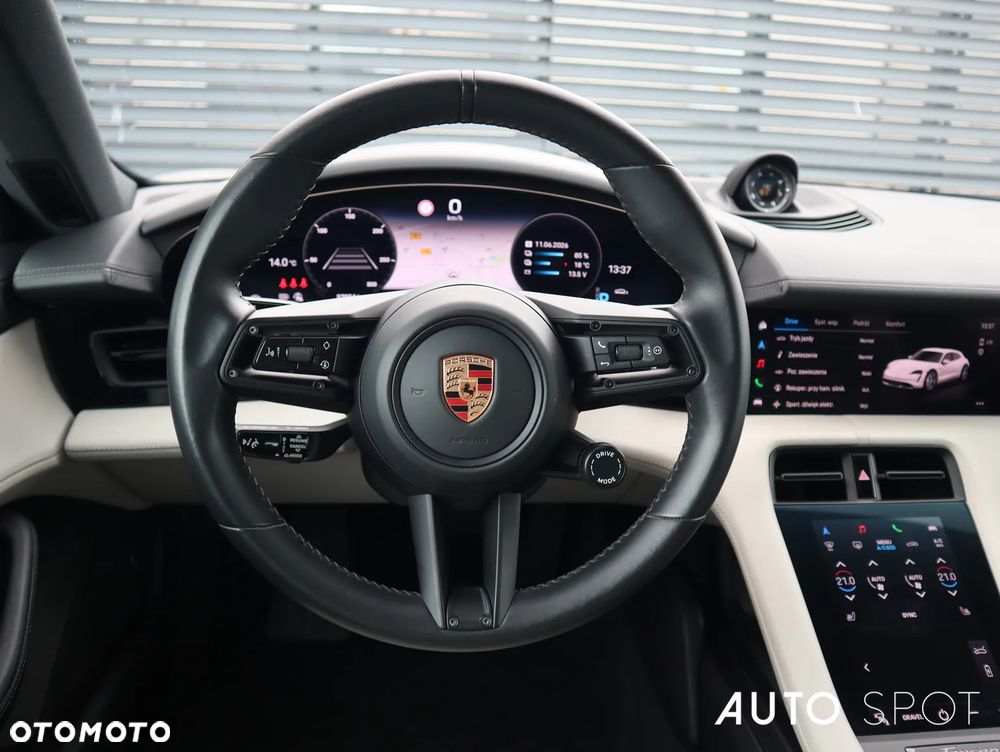 Porsche Taycan 4S - 23