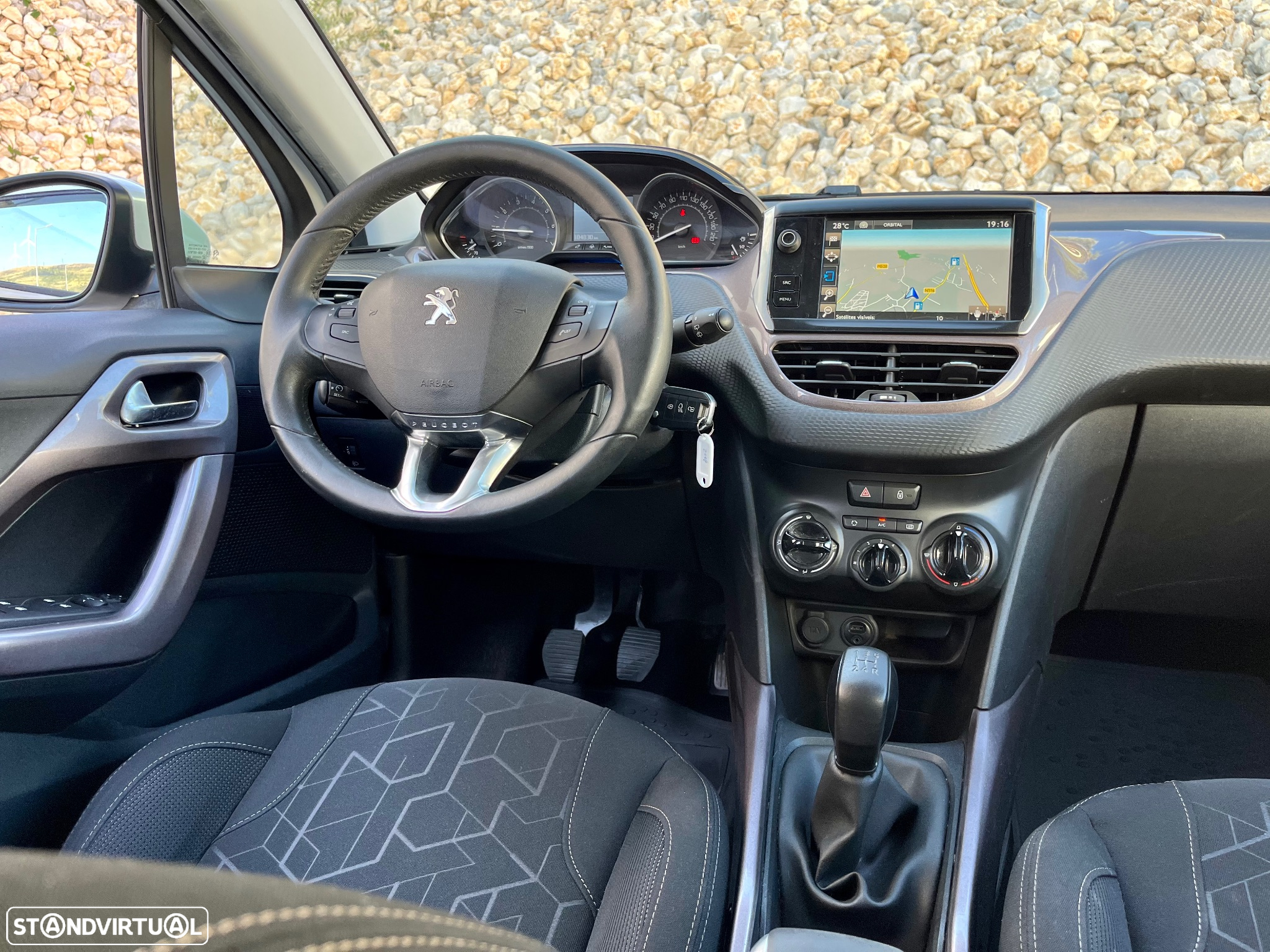 Peugeot 2008 1.2 PureTech Active - 19