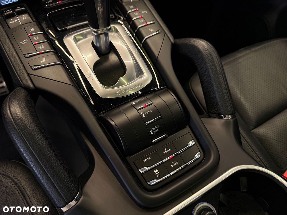 Porsche Cayenne S E-Hybrid - 30
