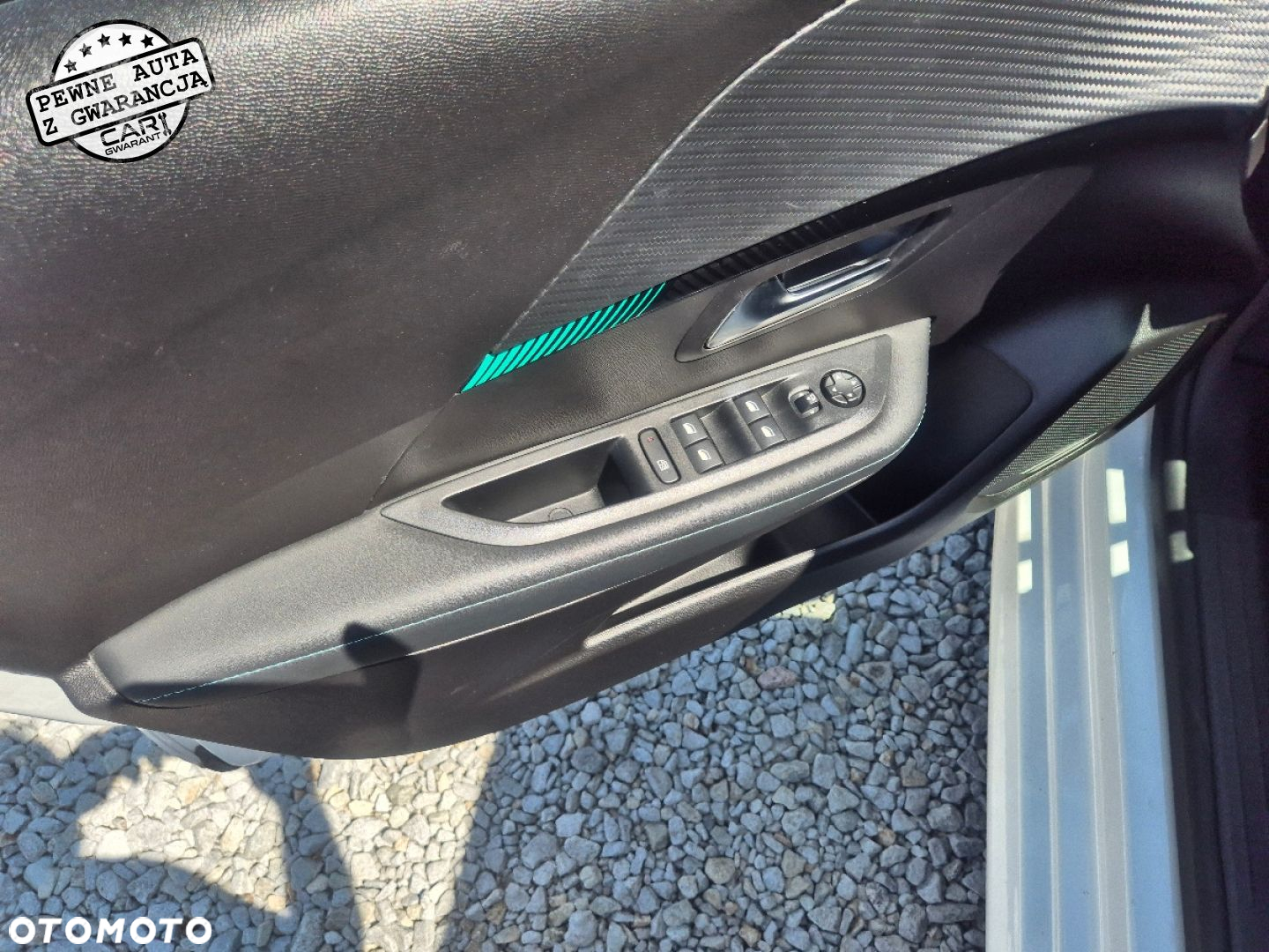 Peugeot 208 - 13