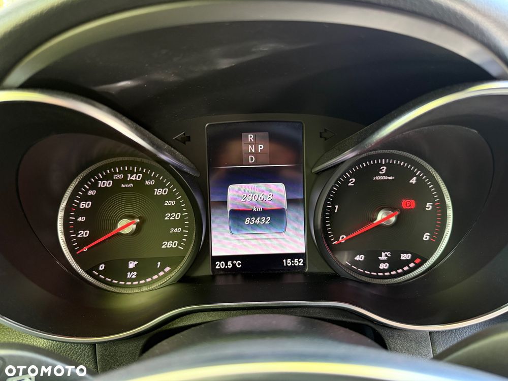 Mercedes-Benz GLC 220 d 4Matic 9G-TRONIC AMG Line - 27