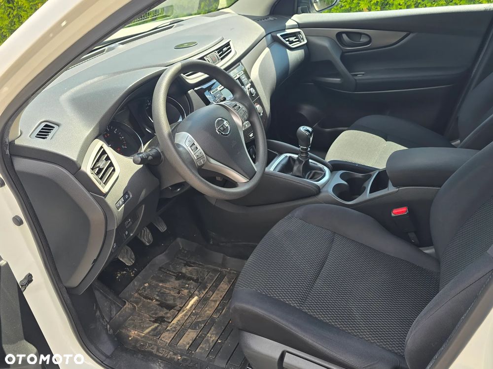 Nissan Qashqai 1.2 DIG-T N-Vision - 24