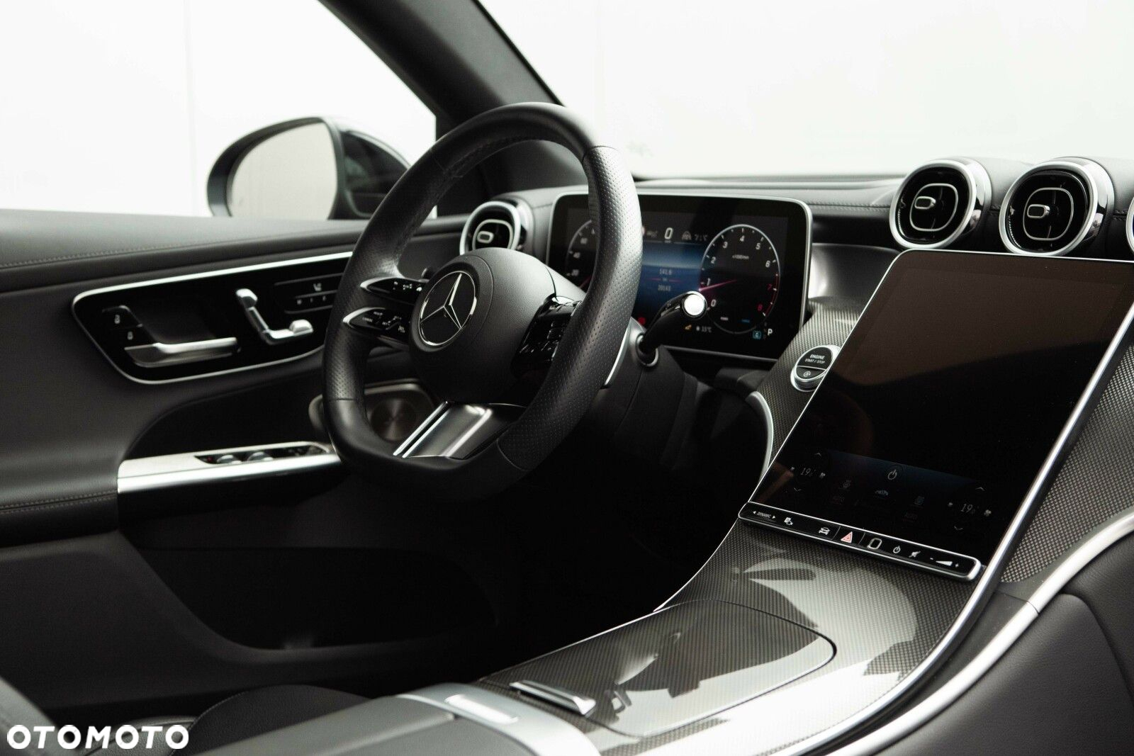 Mercedes-Benz GLC - 25