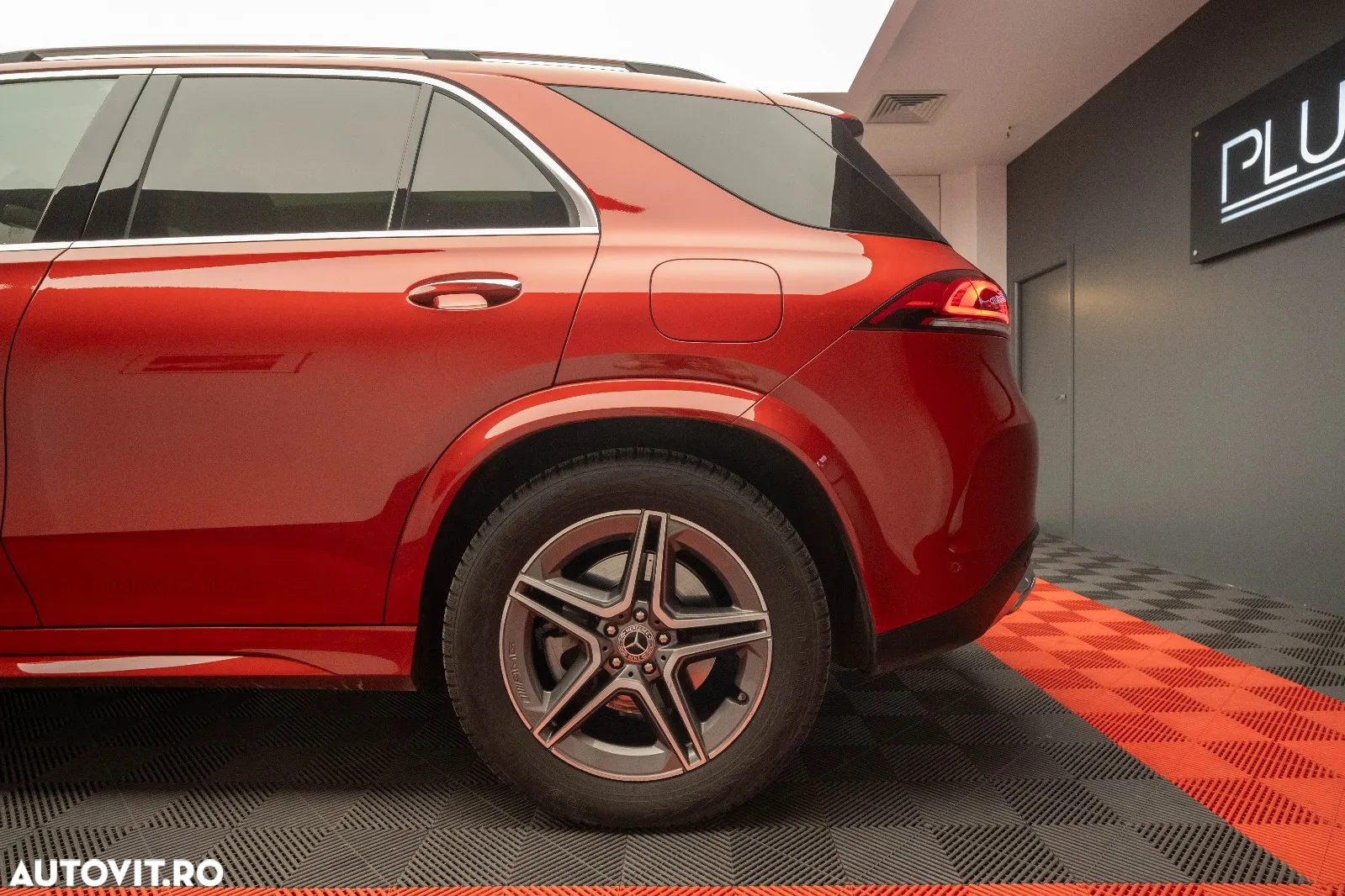 Mercedes-Benz GLE 350 e 4Matic 9G-TRONIC AMG Line - 11