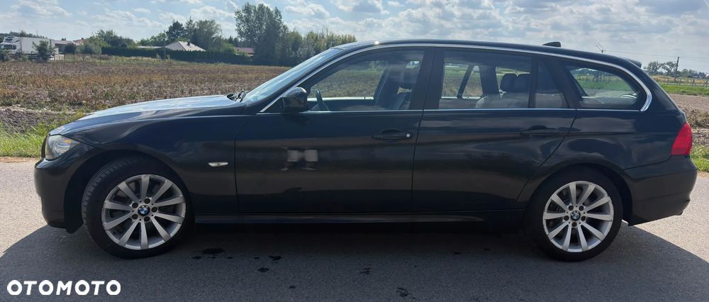 BMW E91 330D 2010 photo 5