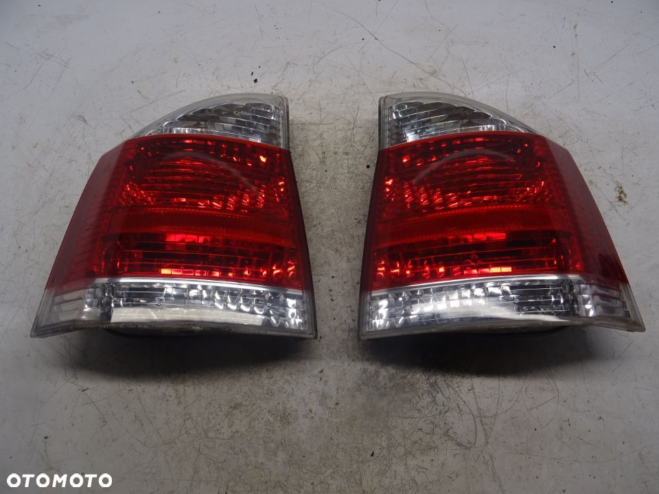 OPEL VECTRA C LIFT LAMPA TYŁ TYLNA PRAWA - 1