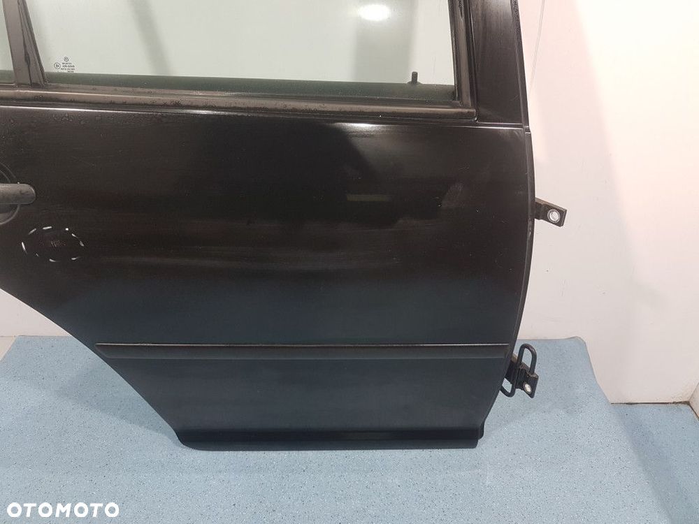 VOLKSWAGEN GOLF IV KOMBI 1.9 TDI DRZWI TYŁ PRAWE T4W - 4