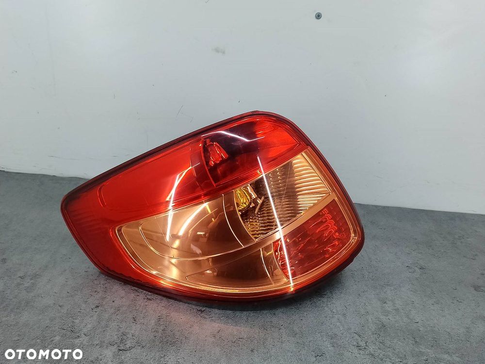 LAMPA TYLNA LEWA SUZUKI SX 4 I 220-16684 - 1