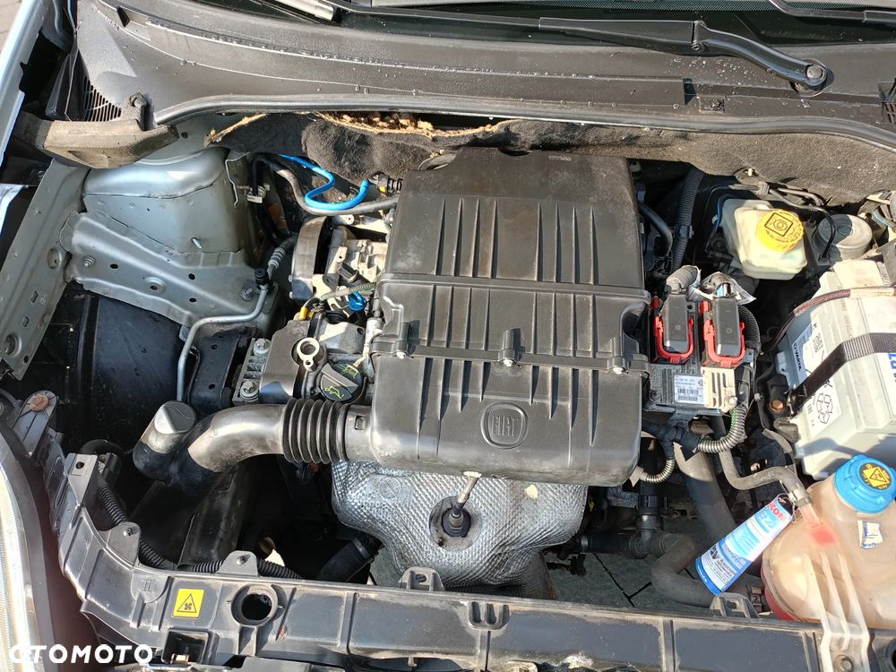 Fiat Grande Punto 1.4 8V - 23