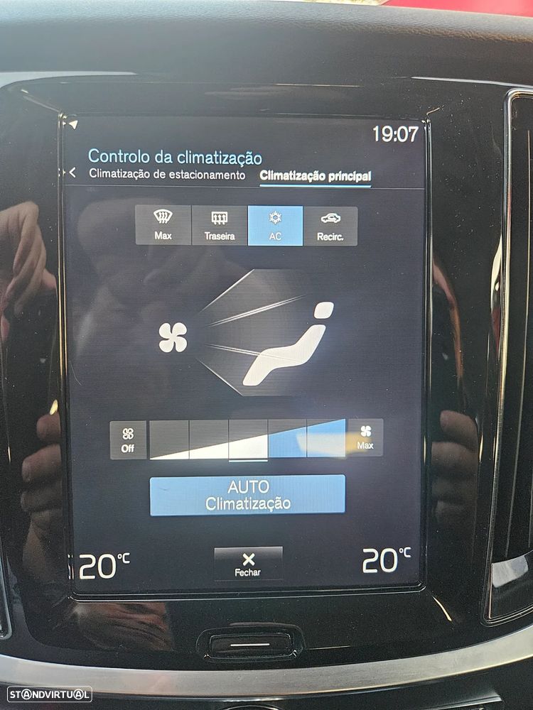 Volvo V60 2.0 D3 Momentum - 36